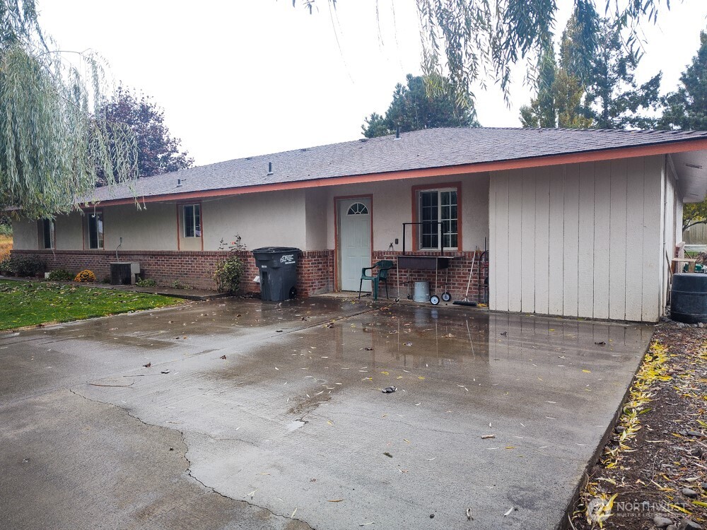 12749 SW Dodson Road , Royal City, WA 99357