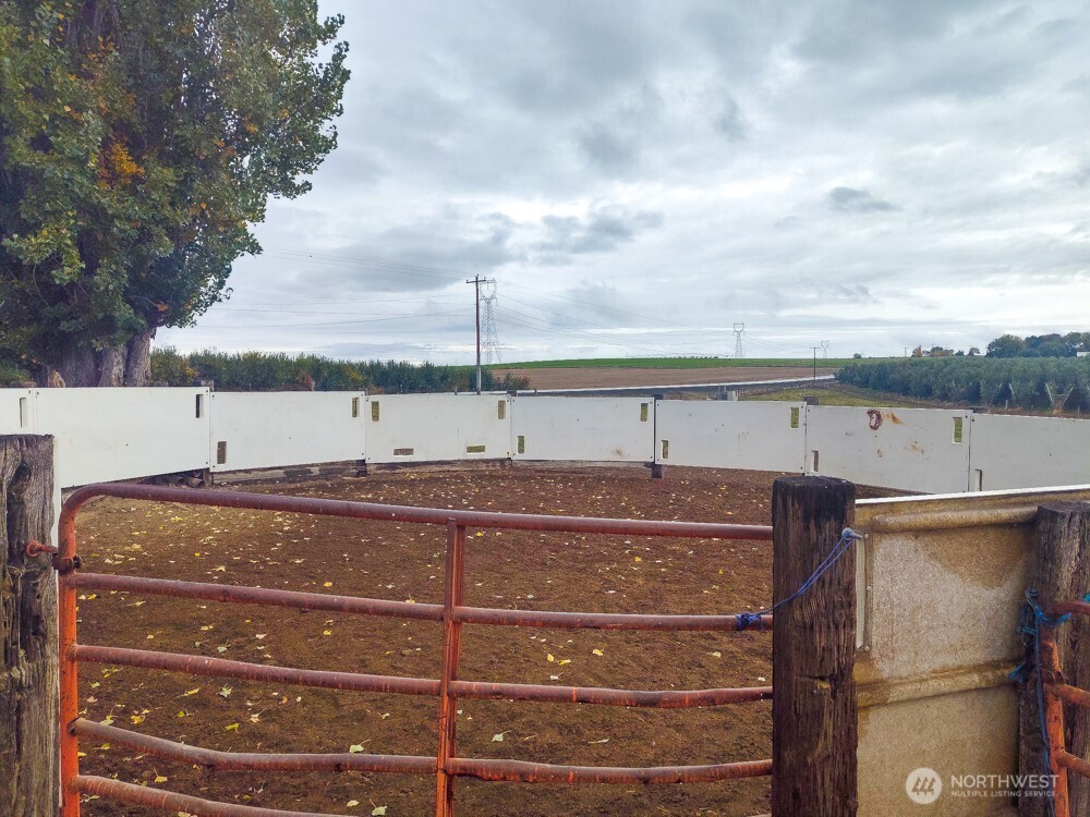 12749 SW Dodson Road , Royal City, WA 99357