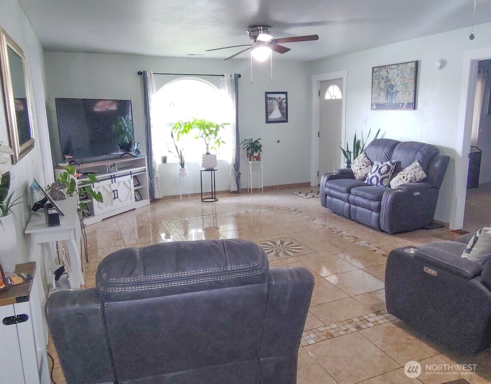 12749 SW Dodson Road , Royal City, WA 99357