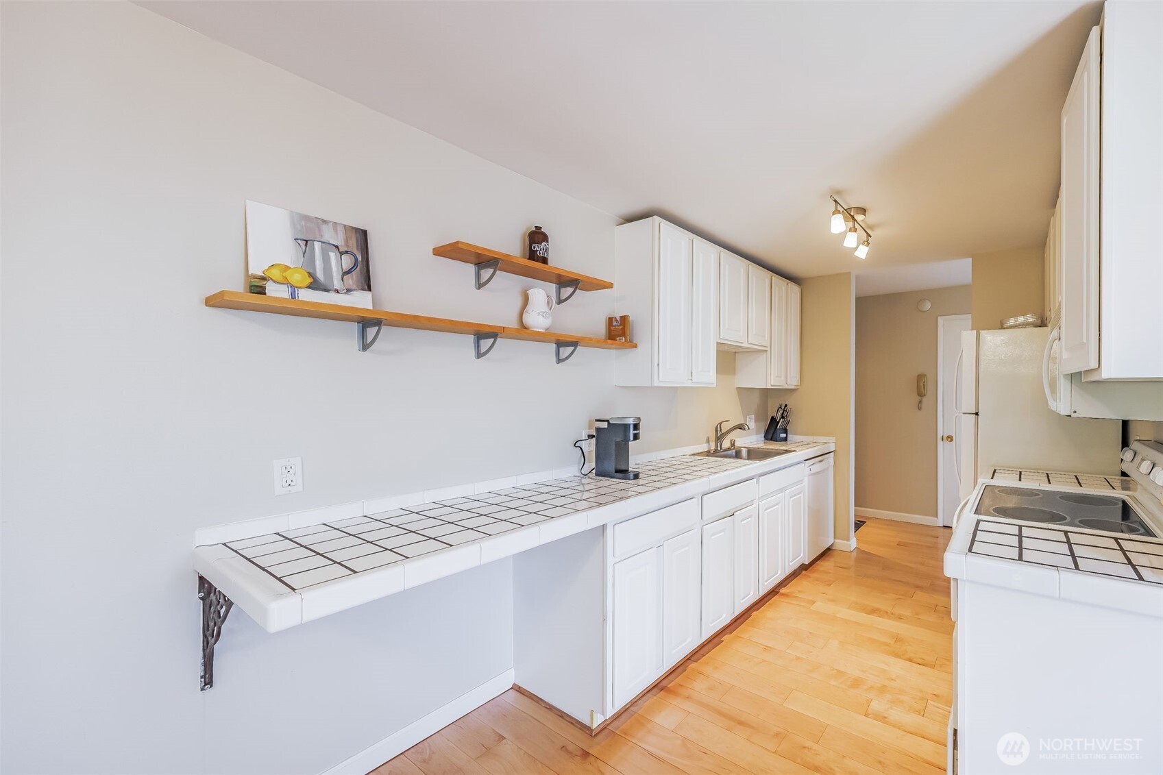 1214 Taylor Avenue N #201, Seattle, WA 98109
