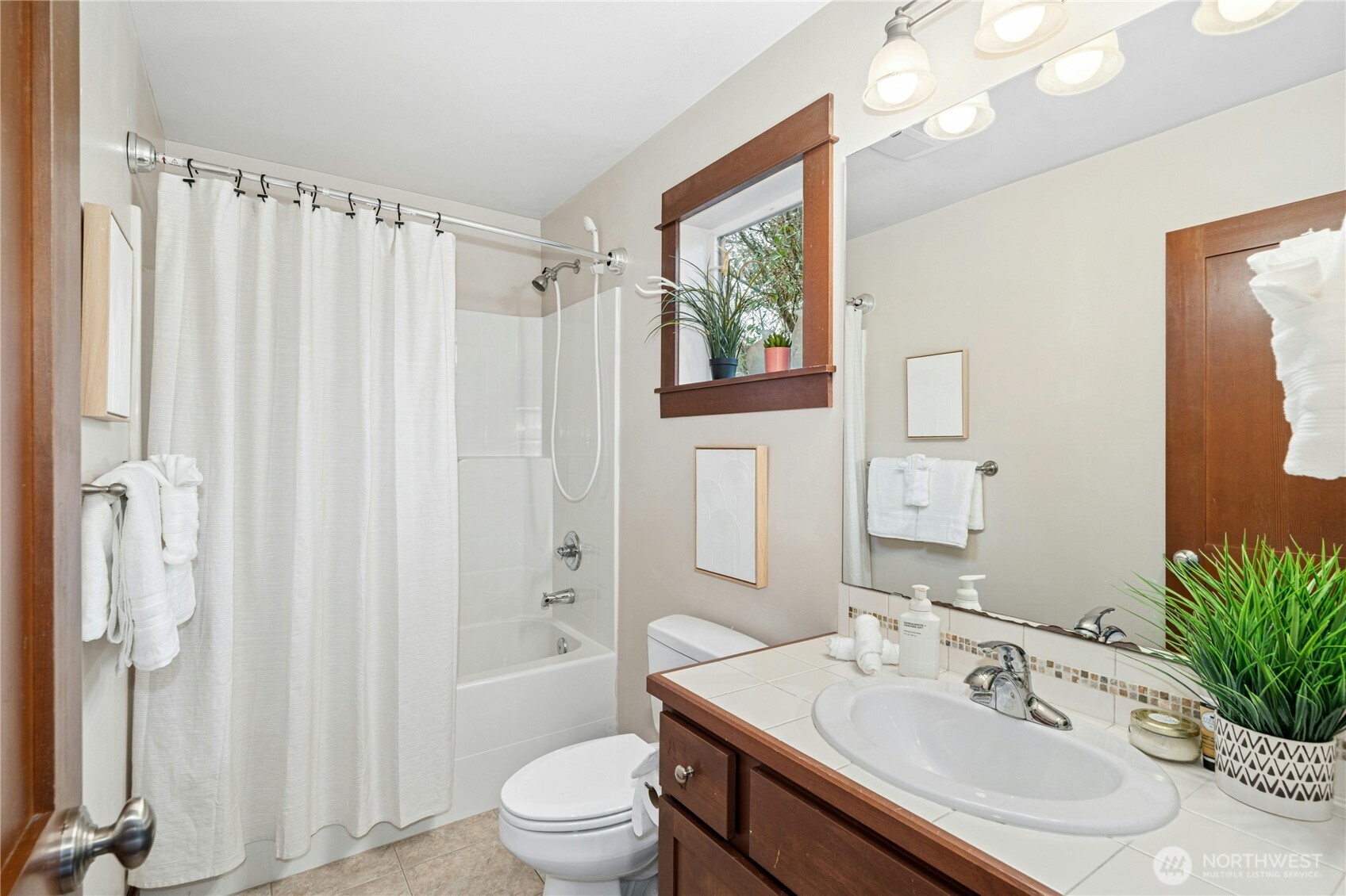 1341 14th Avenue S #B, Seattle, WA 98144