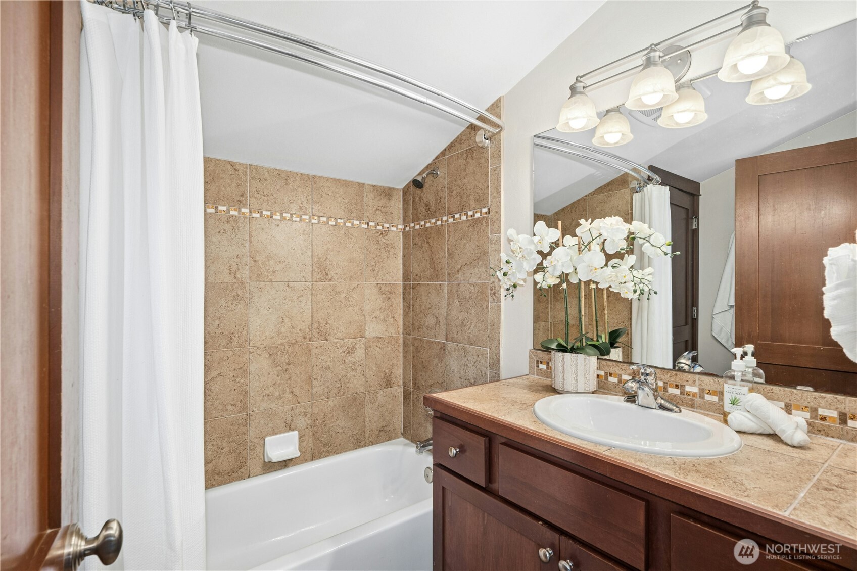 1341 14th Avenue S #B, Seattle, WA 98144