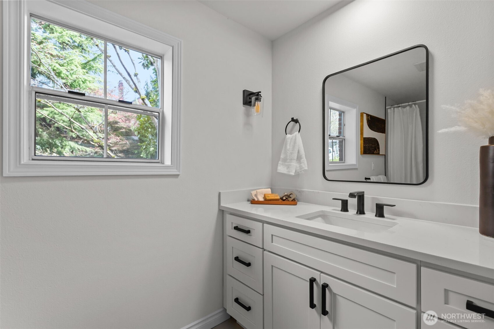 4181 42nd Avenue NE, Seattle, WA 98105