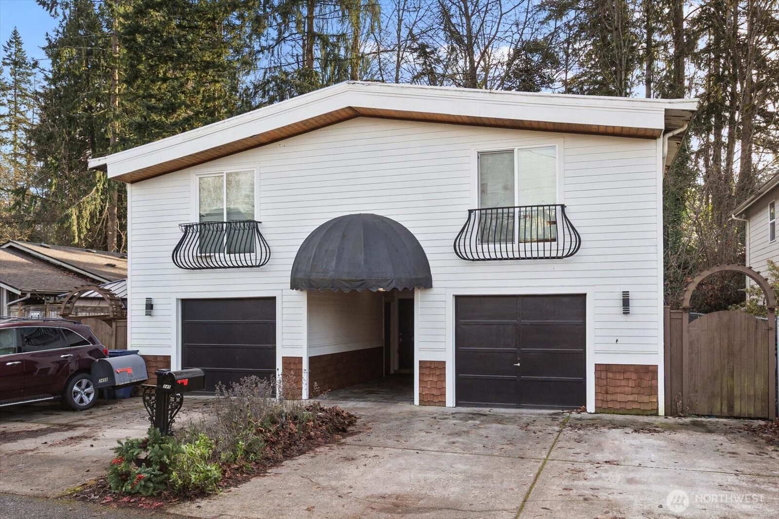 245 SE Croston Lane , Issaquah, WA 98027-3938