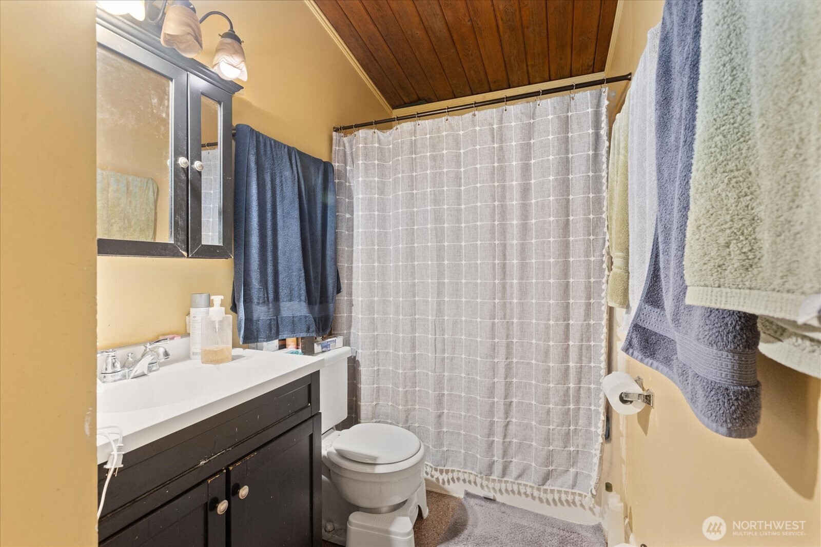 245 SE Croston Lane , Issaquah, WA 98027-3938