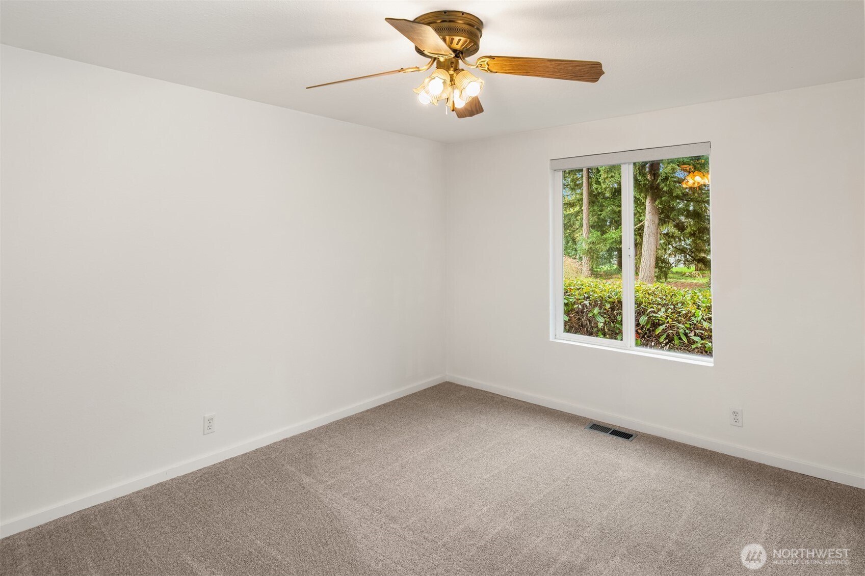 9205 34th Street E, Edgewood, WA 98371