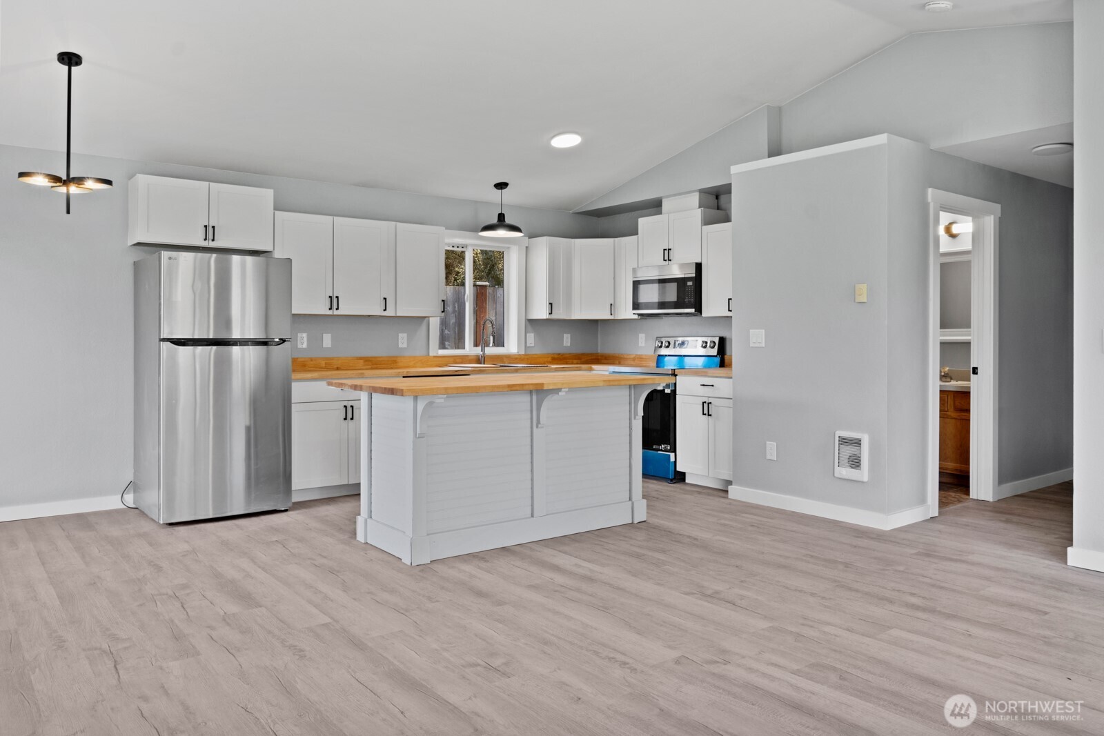 12101 Scott Creek Loop SW, Olympia, WA 98512