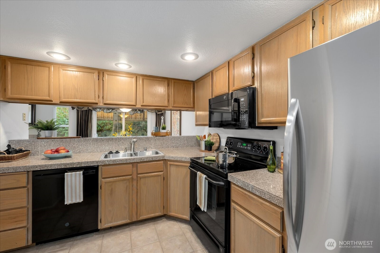 15907 NE 40th Way #32A, Redmond, WA 98052