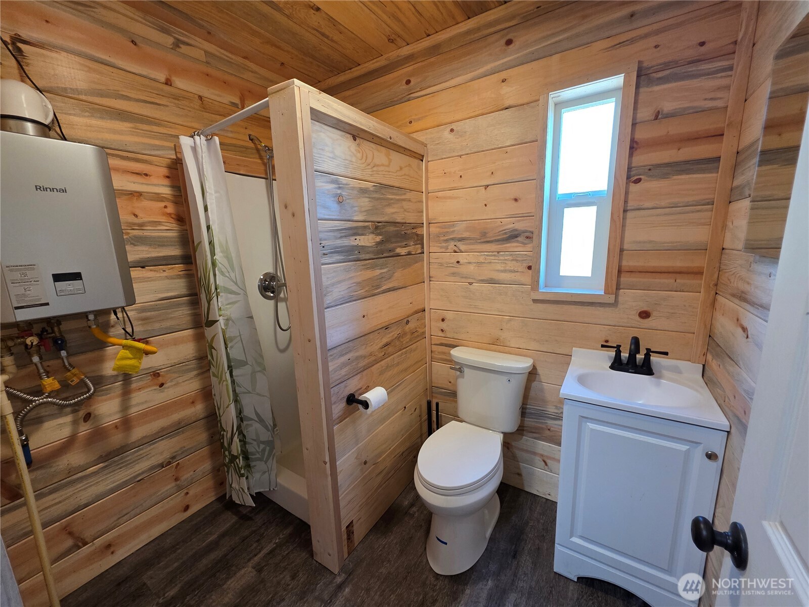 147 High Country Road , Tonasket, WA 98855