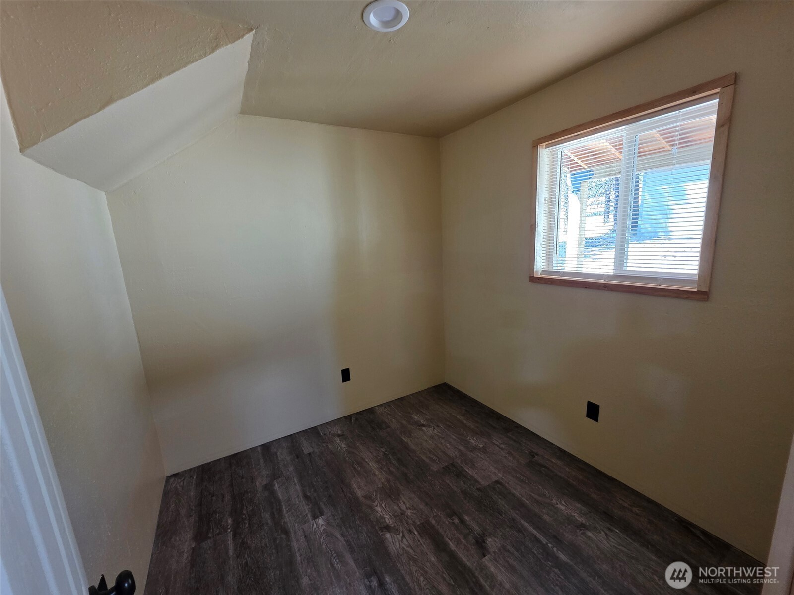 147 High Country Road , Tonasket, WA 98855