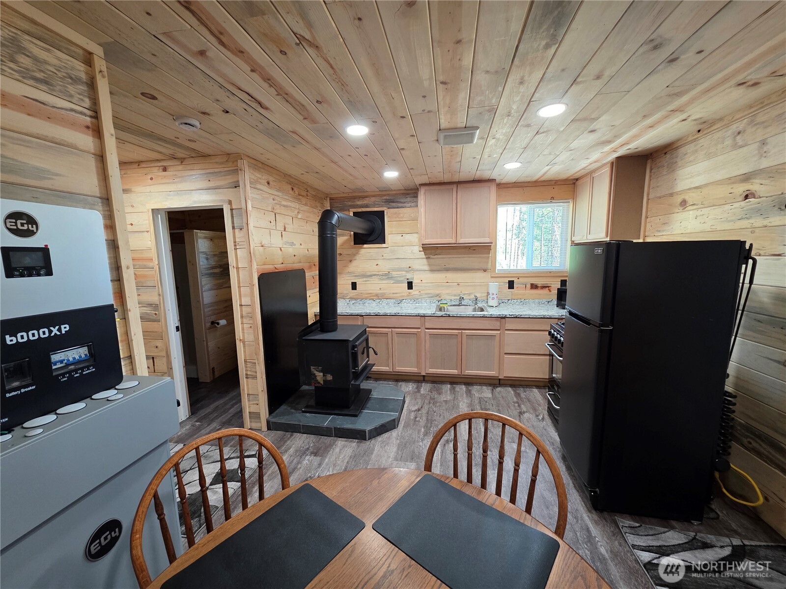 147 High Country Road , Tonasket, WA 98855