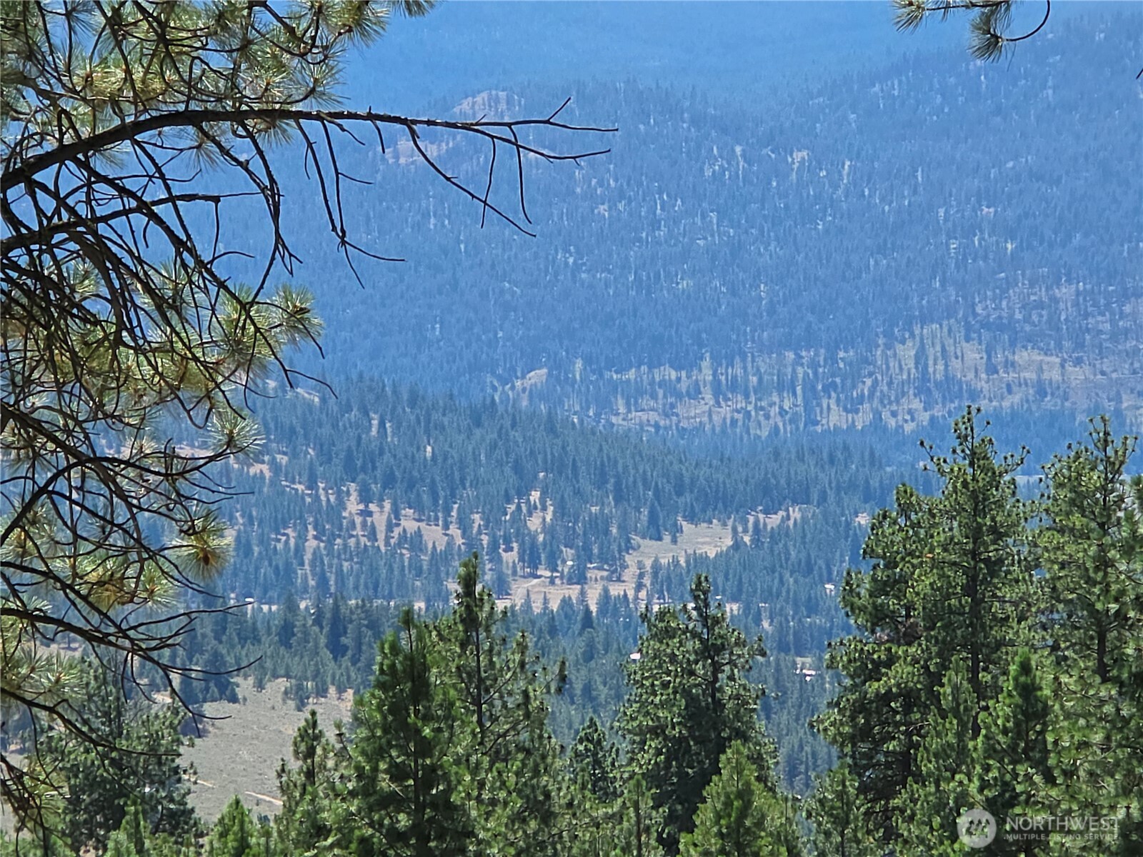 147 High Country Road , Tonasket, WA 98855