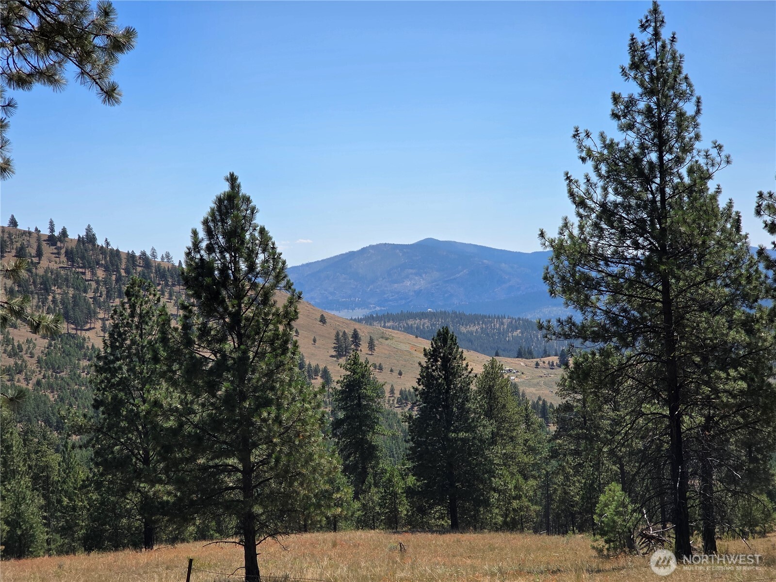 147 High Country Road , Tonasket, WA 98855