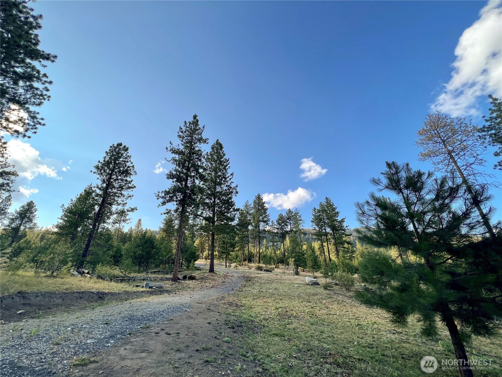 147 High Country Road , Tonasket, WA 98855