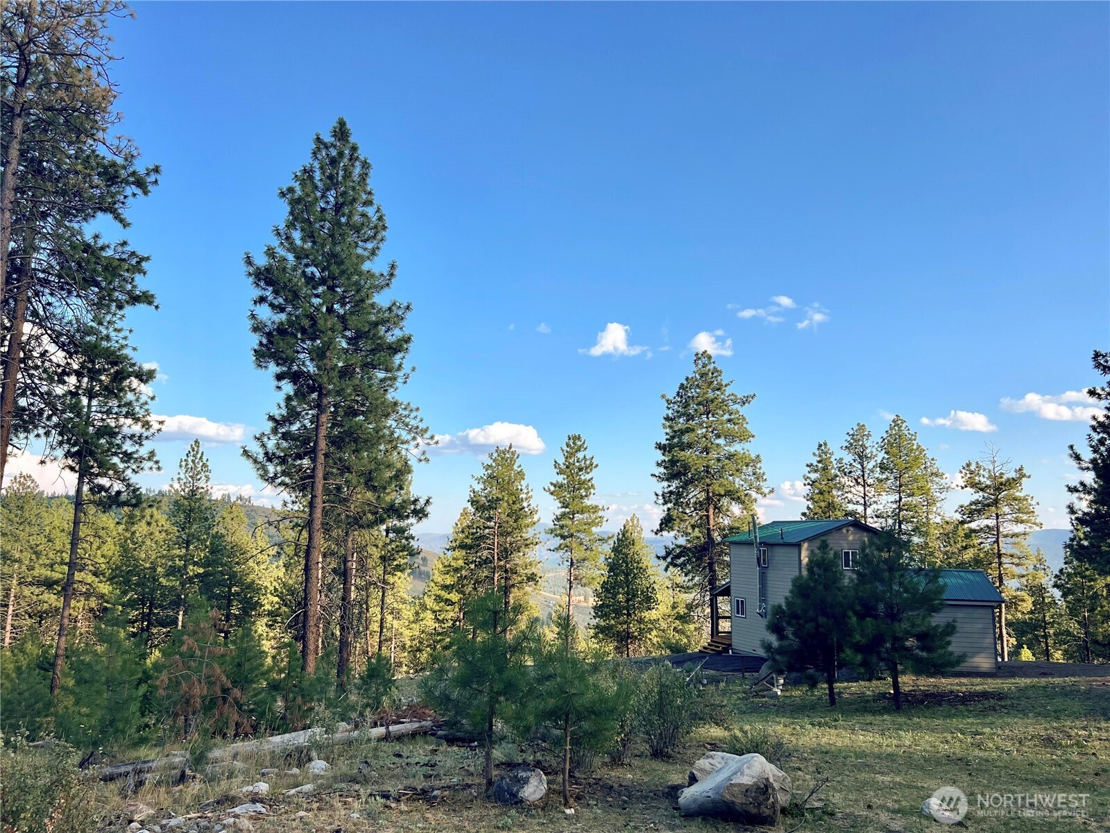 147 High Country Road , Tonasket, WA 98855