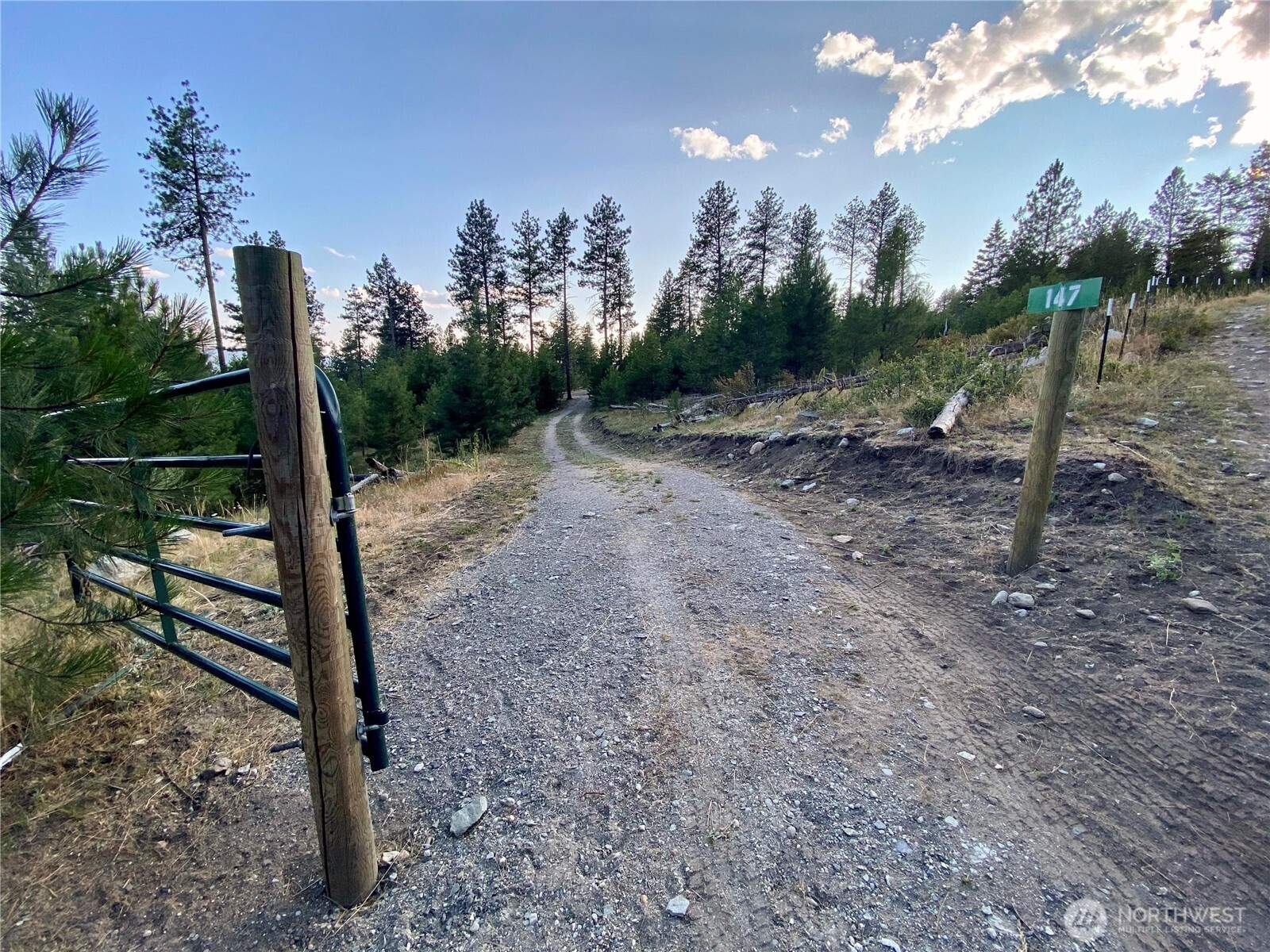 147 High Country Road , Tonasket, WA 98855