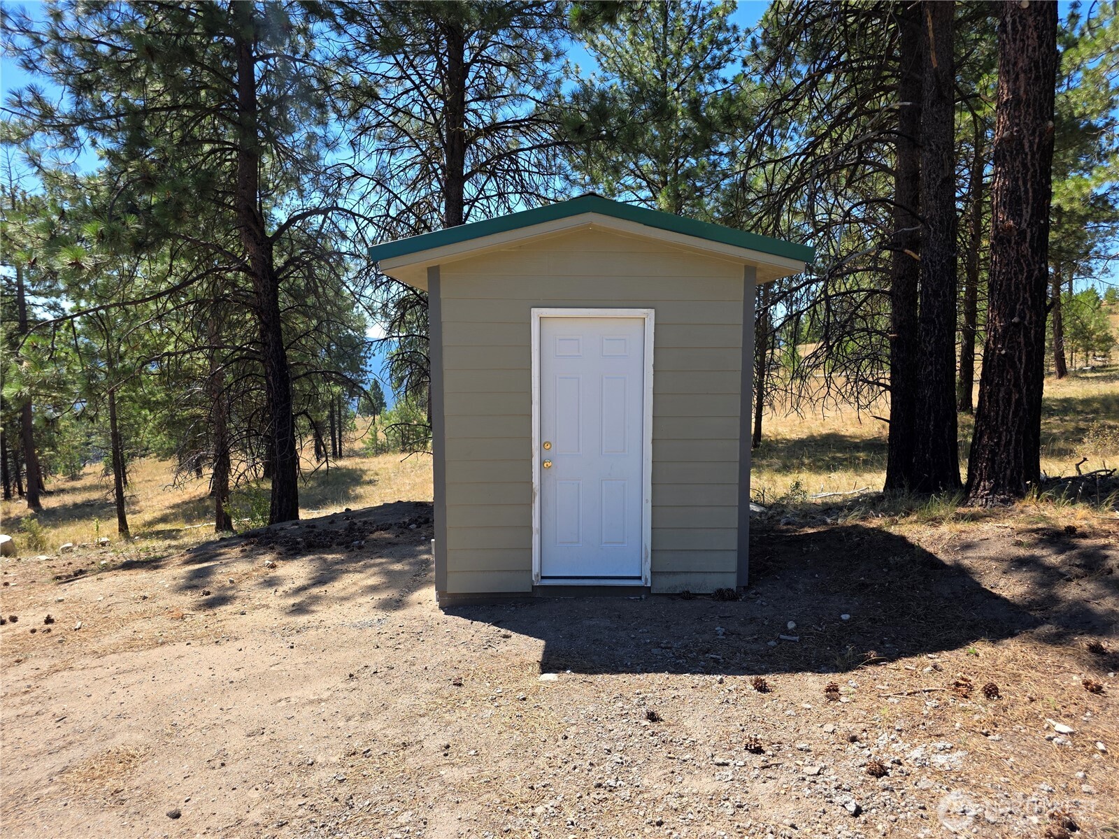 147 High Country Road , Tonasket, WA 98855