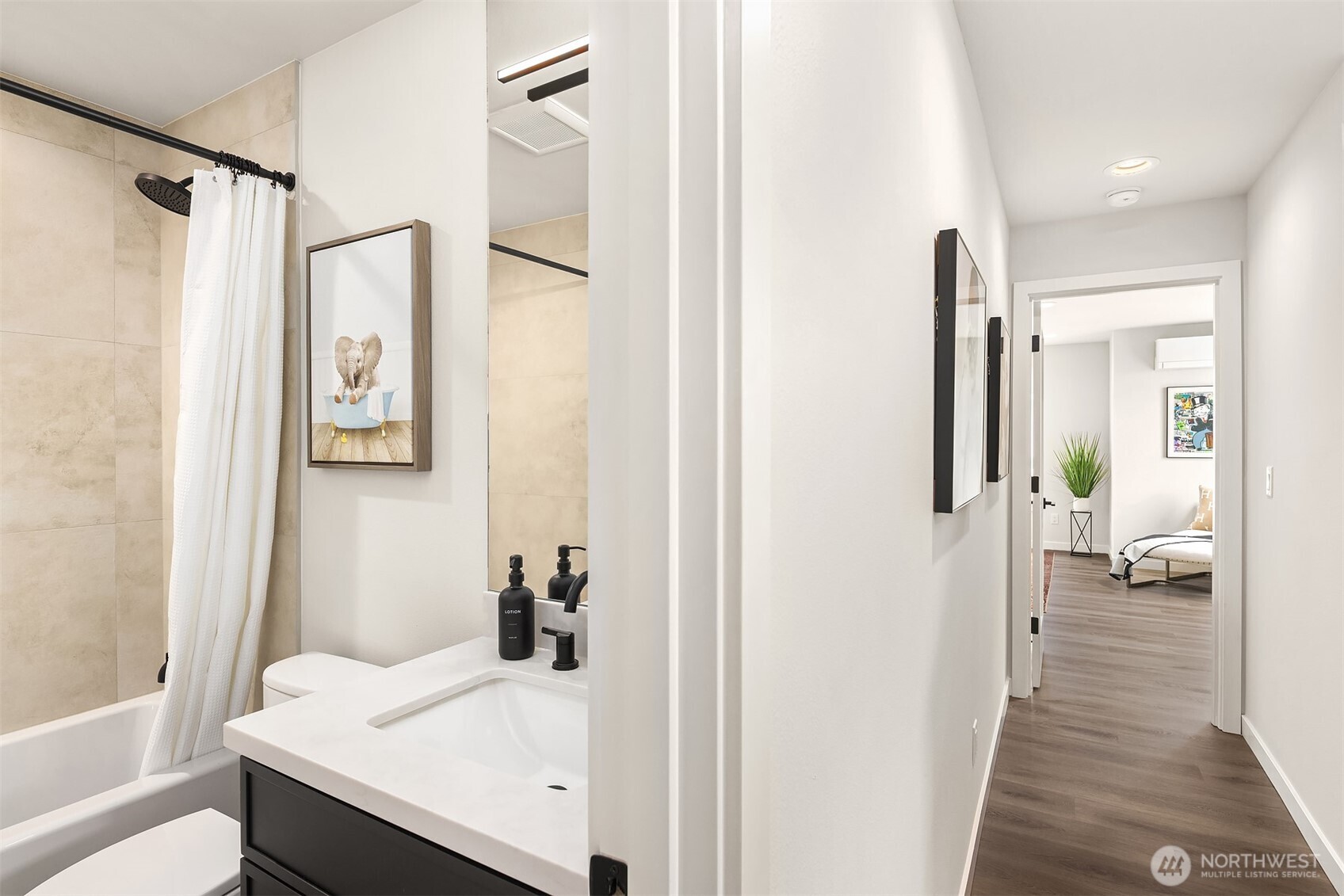 12012 17th Place S #B, Burien, WA 98168