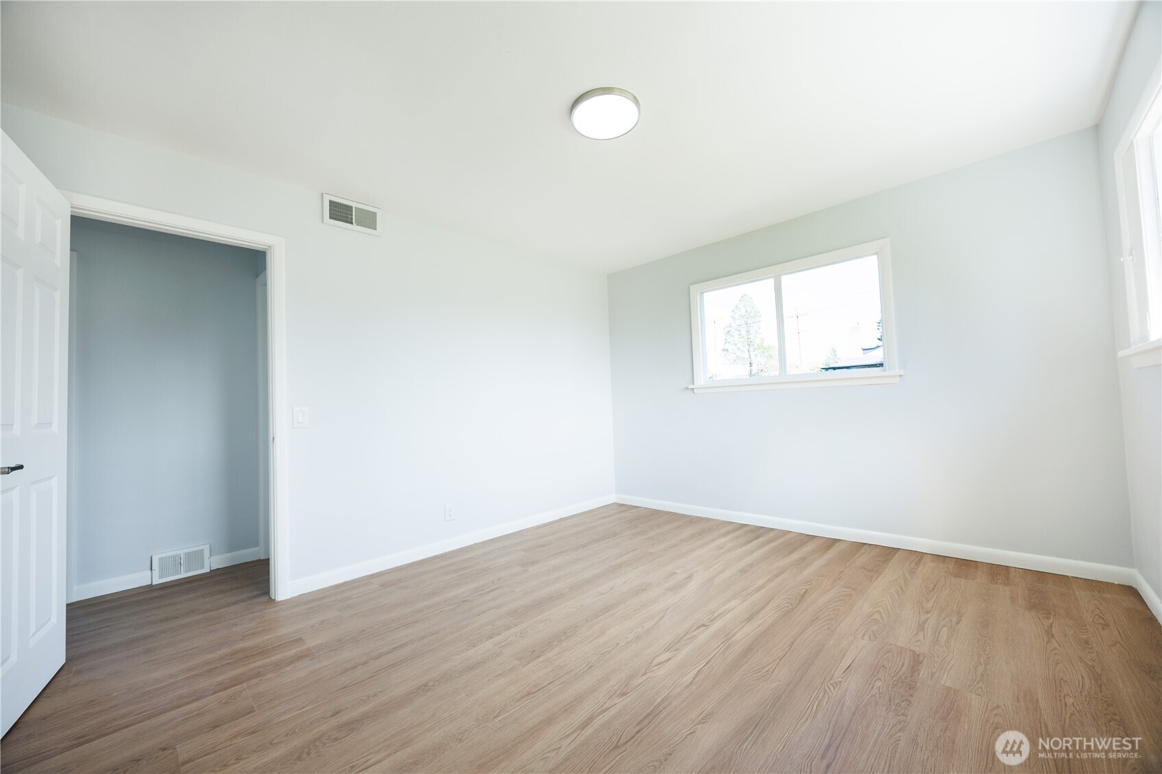 1534 E Section Street , Mount Vernon, WA 98274