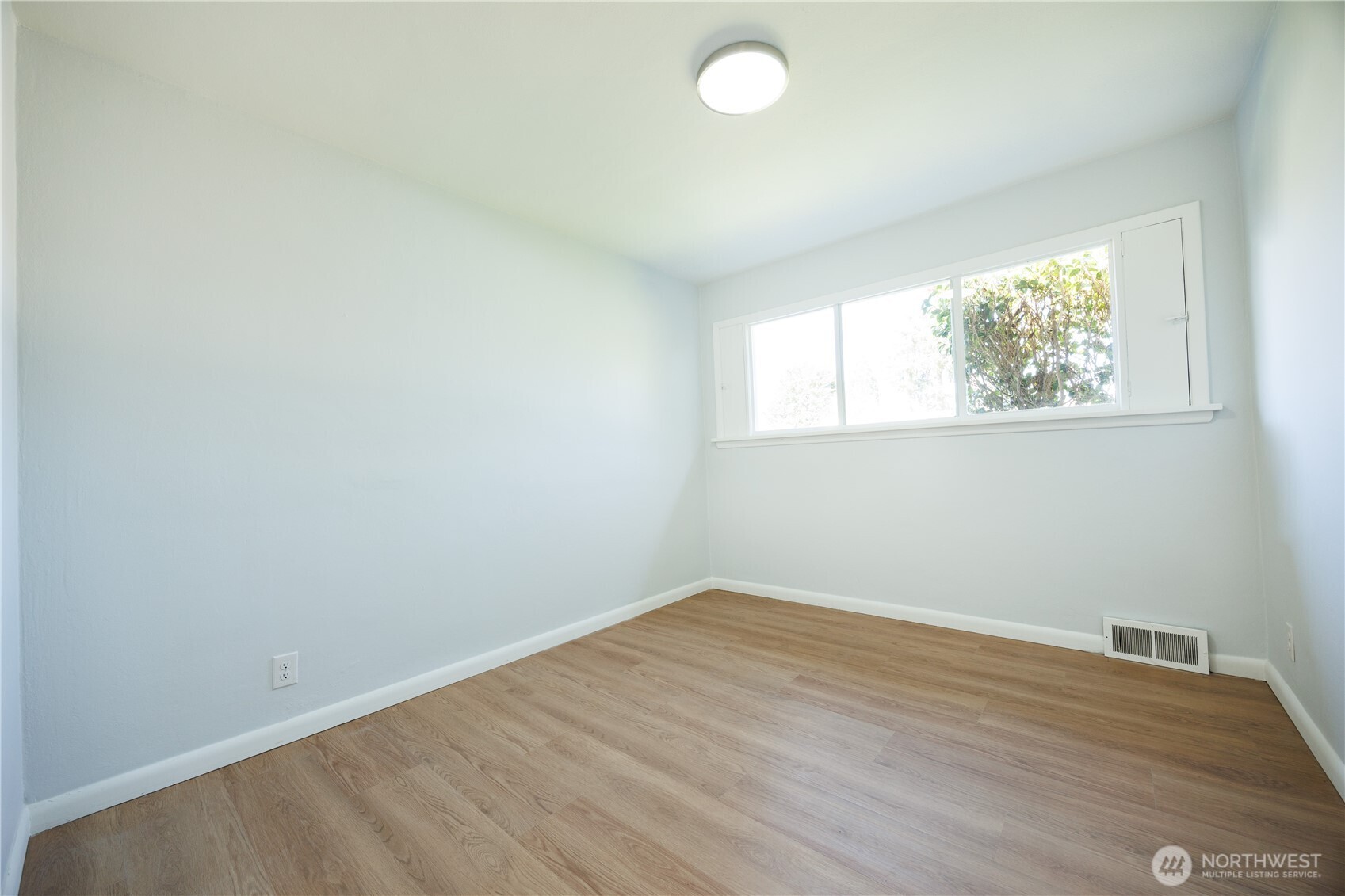 1534 E Section Street , Mount Vernon, WA 98274