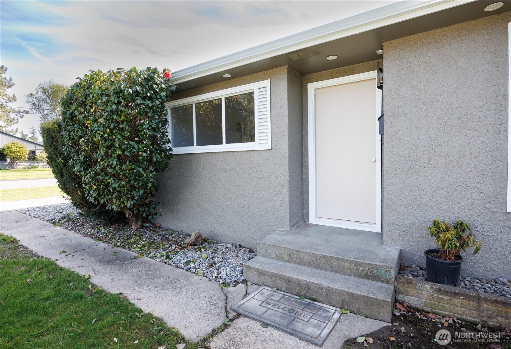 1534 E Section Street , Mount Vernon, WA 98274