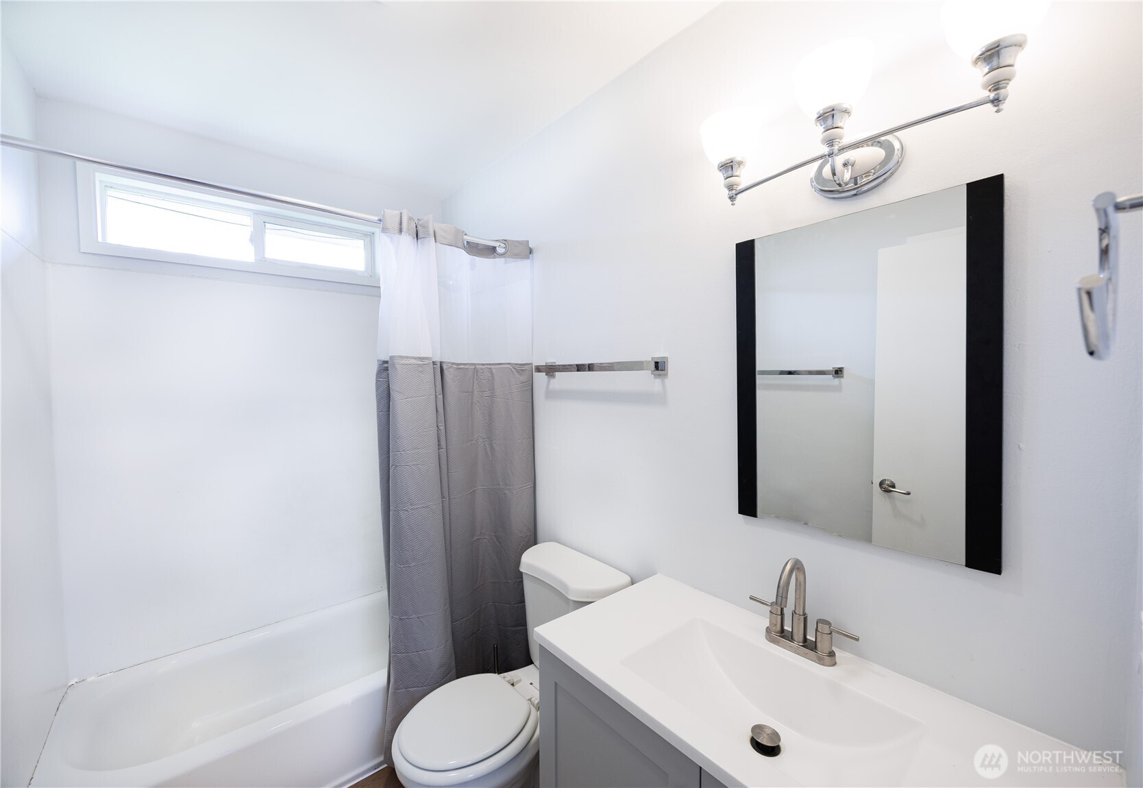 1534 E Section Street , Mount Vernon, WA 98274