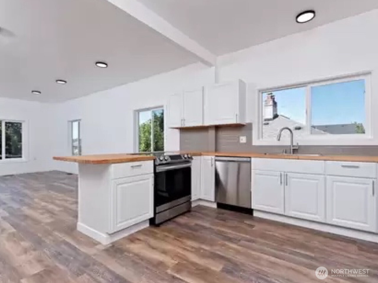 112 Kennebeck Avenue S, Kent, WA 98030