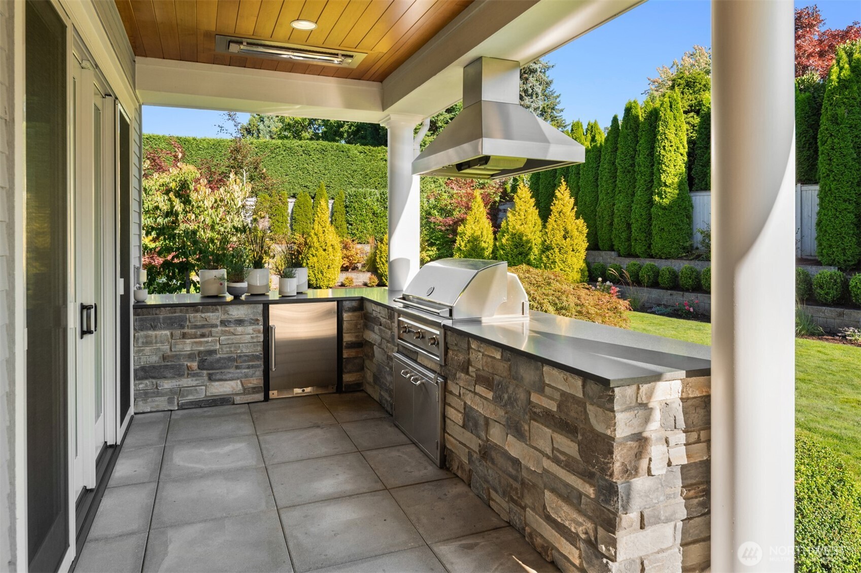 3183 95th Place NE, Clyde Hill, WA 98004