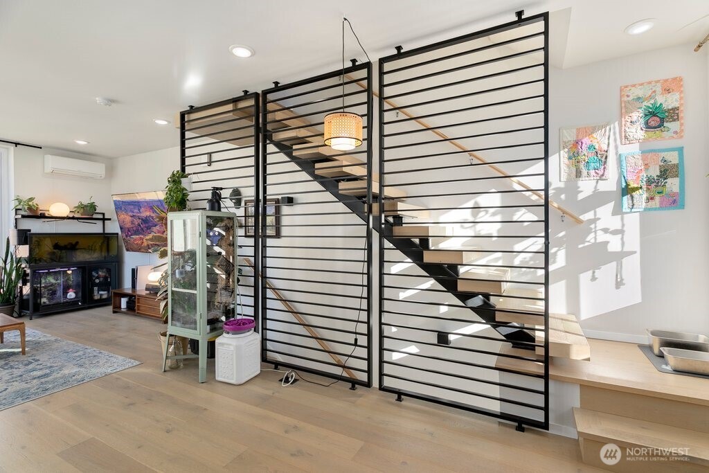 901 28th Avenue S #H, Seattle, WA 98144