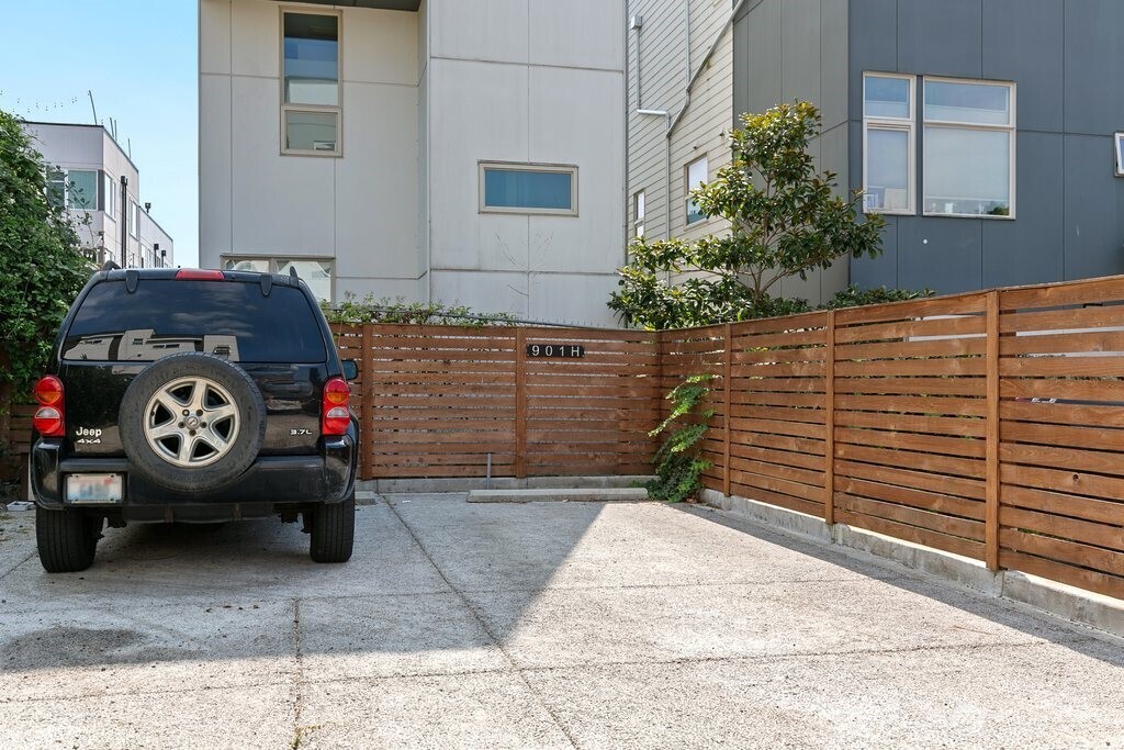 901 28th Avenue S #H, Seattle, WA 98144