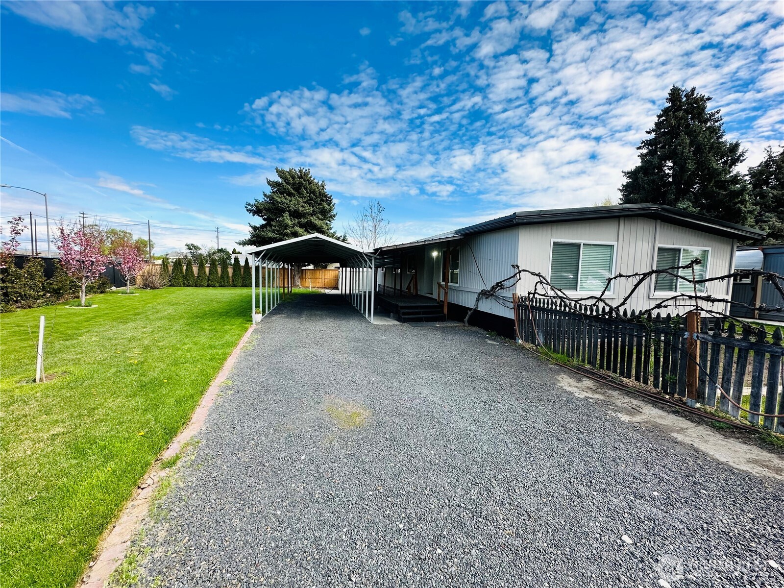 3131 W Wapato Drive #74, Moses Lake, WA 98837