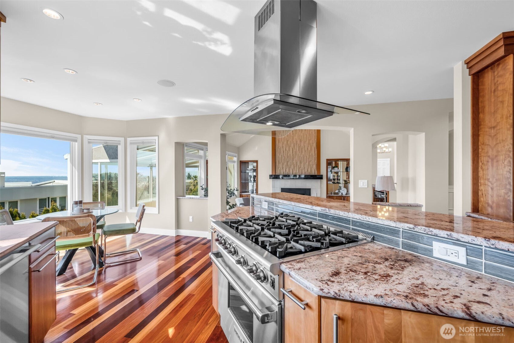15423 SE 58th St , Bellevue, WA 98006