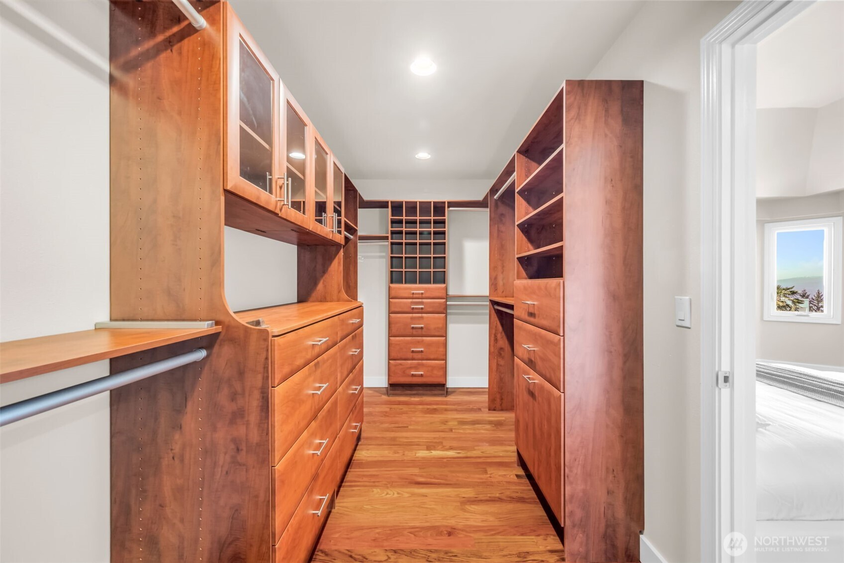 15423 SE 58th St , Bellevue, WA 98006