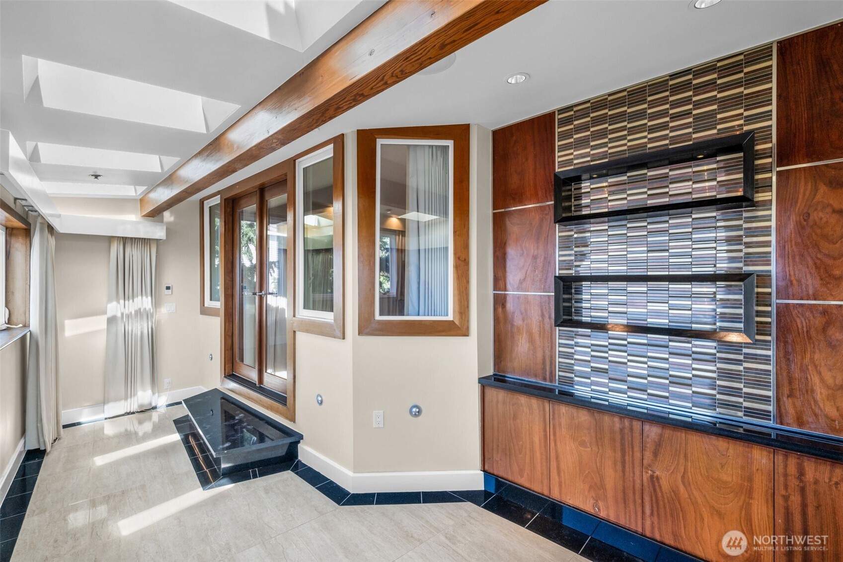 15423 SE 58th St , Bellevue, WA 98006