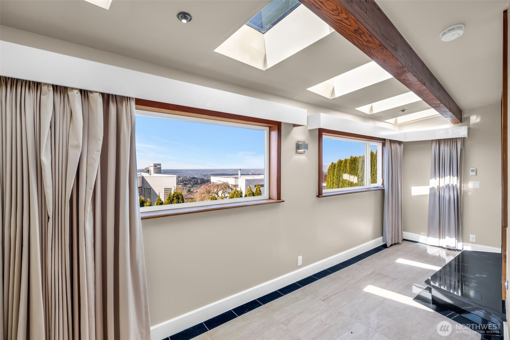 15423 SE 58th St , Bellevue, WA 98006