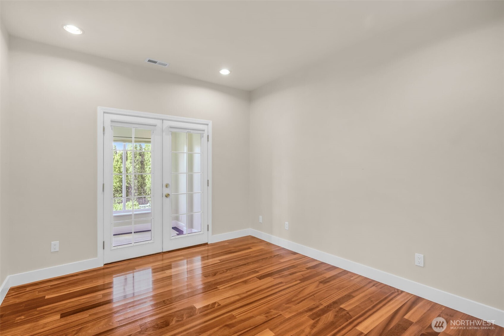 15423 SE 58th St , Bellevue, WA 98006