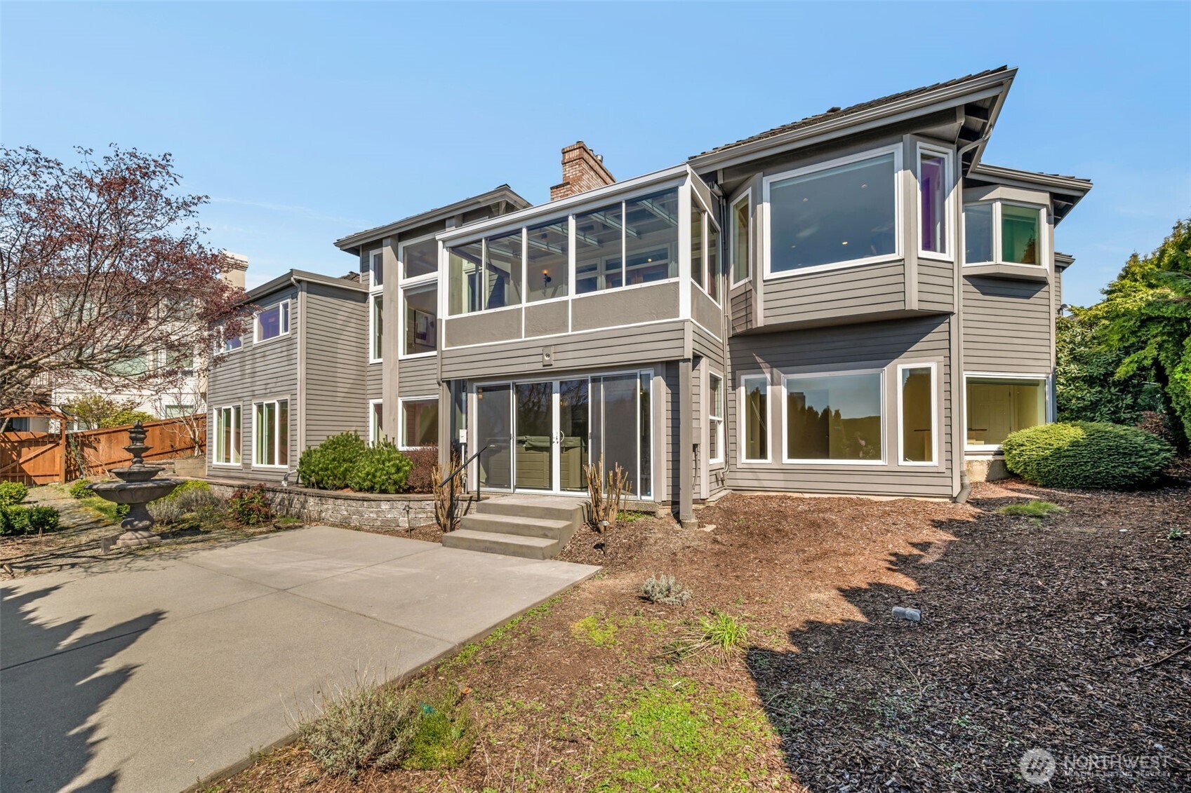 15423 SE 58th St , Bellevue, WA 98006