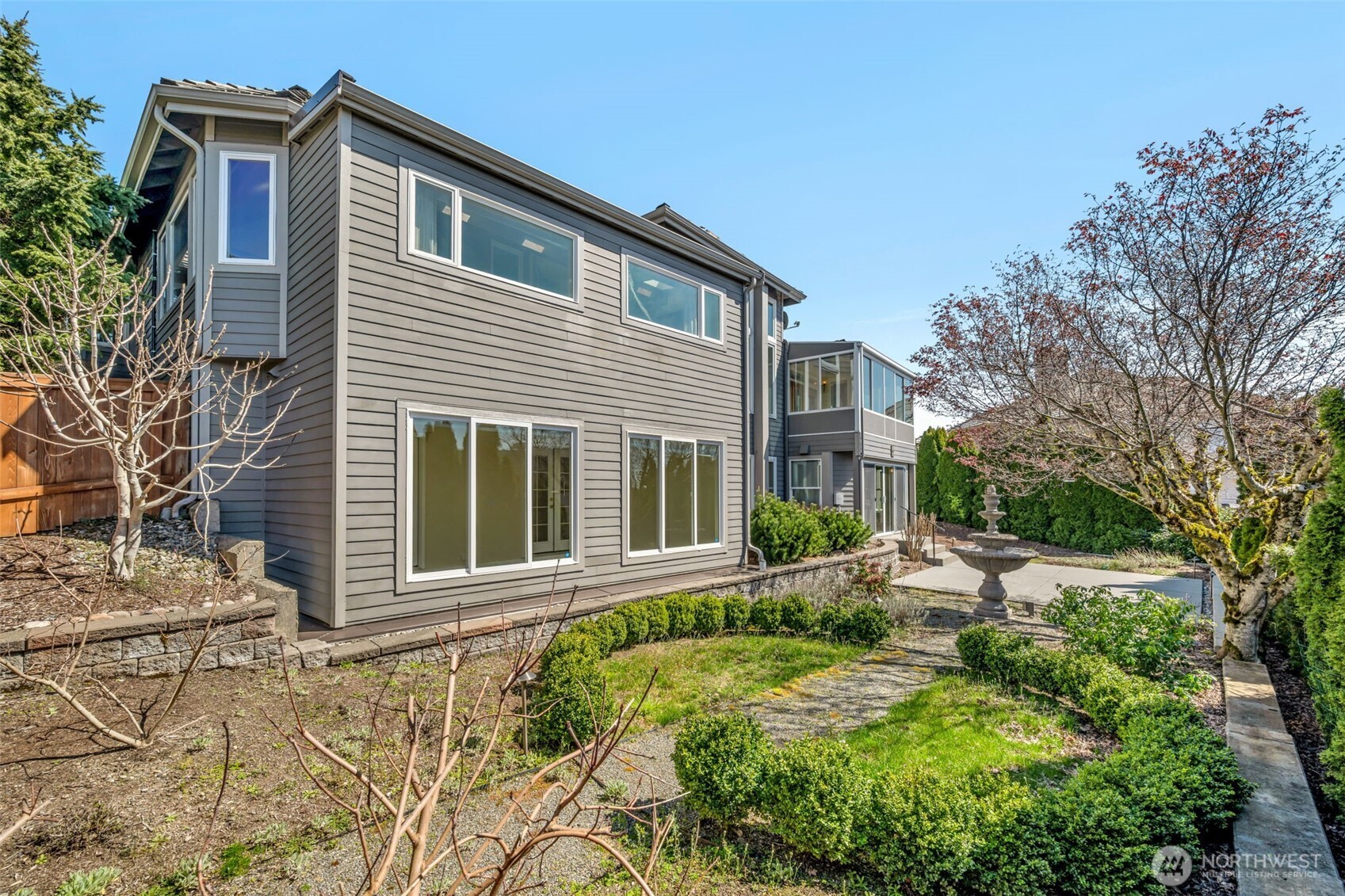15423 SE 58th St , Bellevue, WA 98006