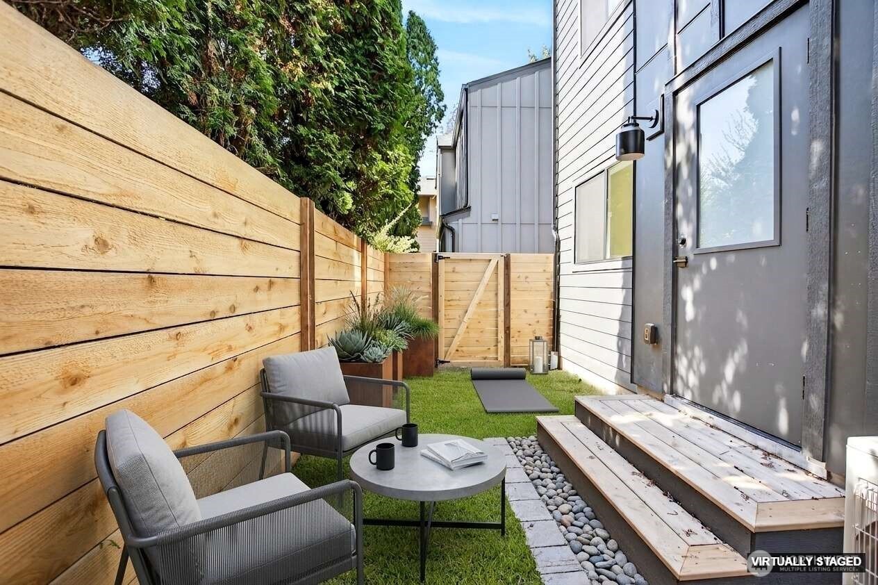 14321 Interlake Avenue N #B, Seattle, WA 98133