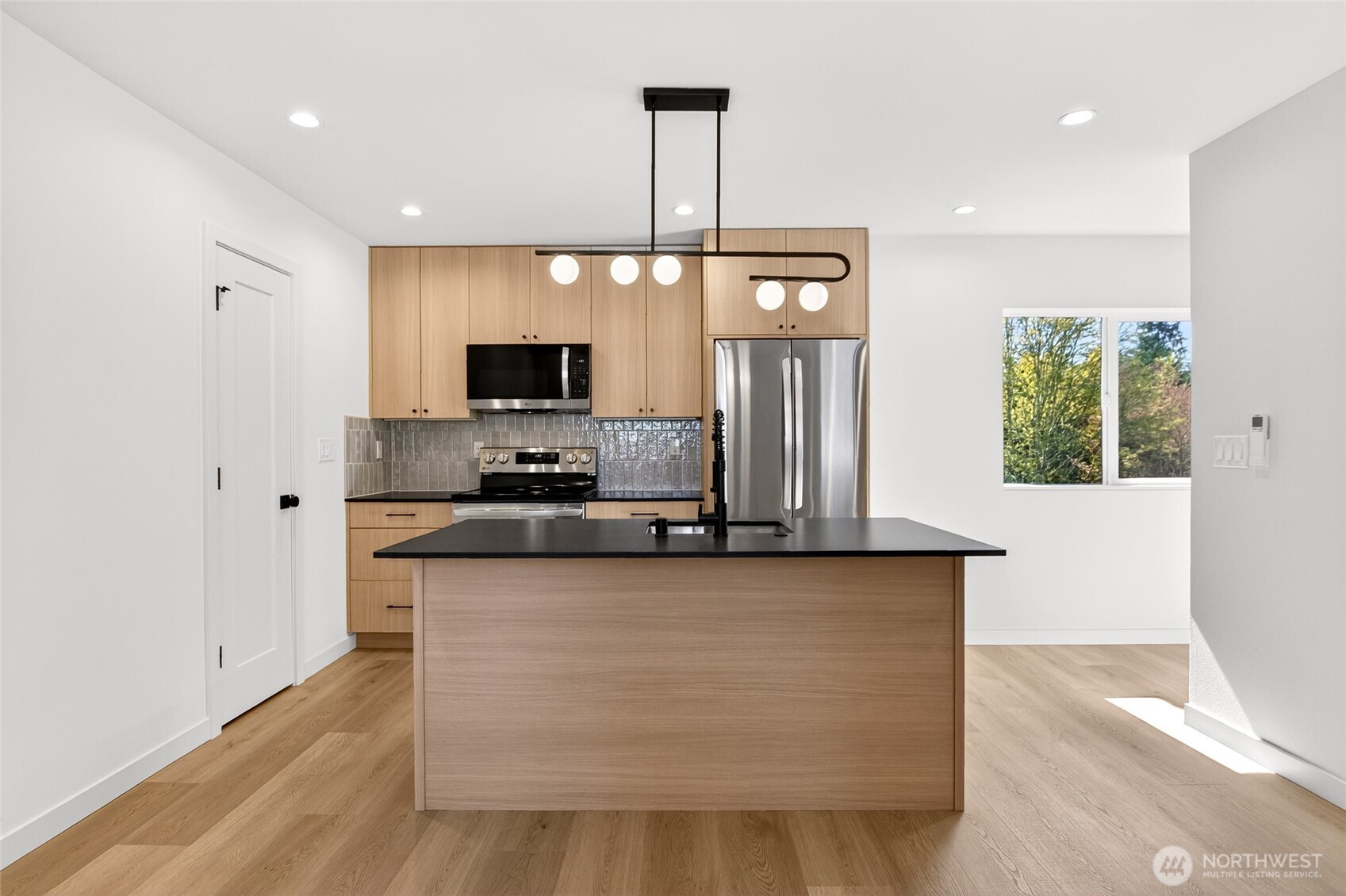 14321 Interlake Avenue N #B, Seattle, WA 98133