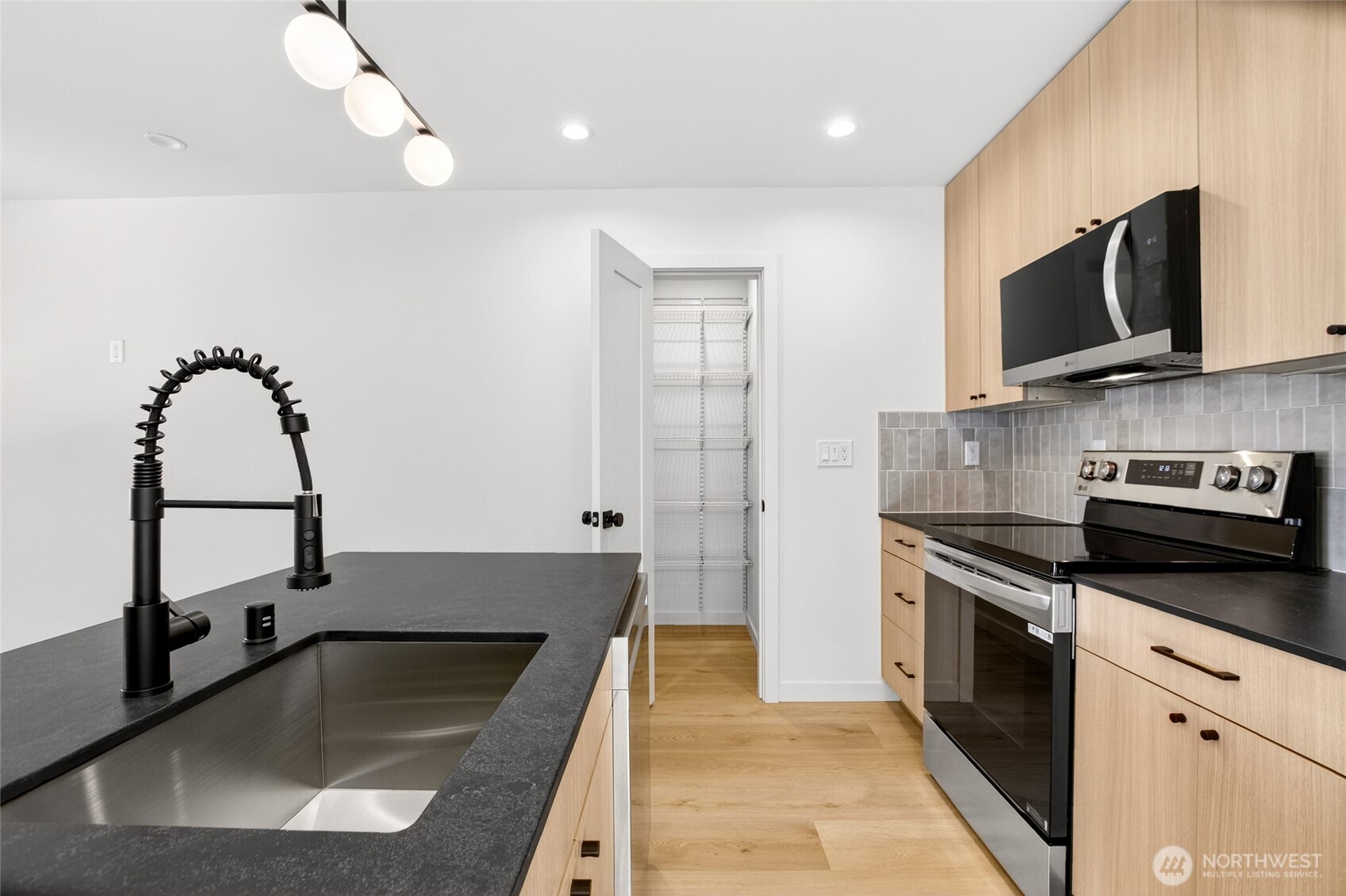 14321 Interlake Avenue N #B, Seattle, WA 98133