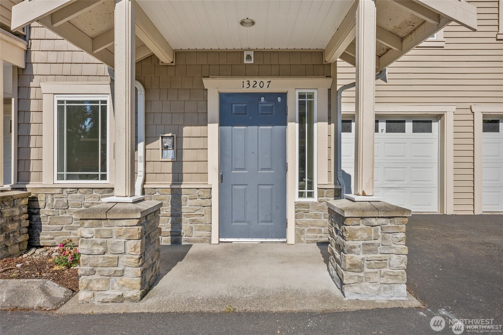 13207 97th Avenue E #301, Puyallup, WA 98373