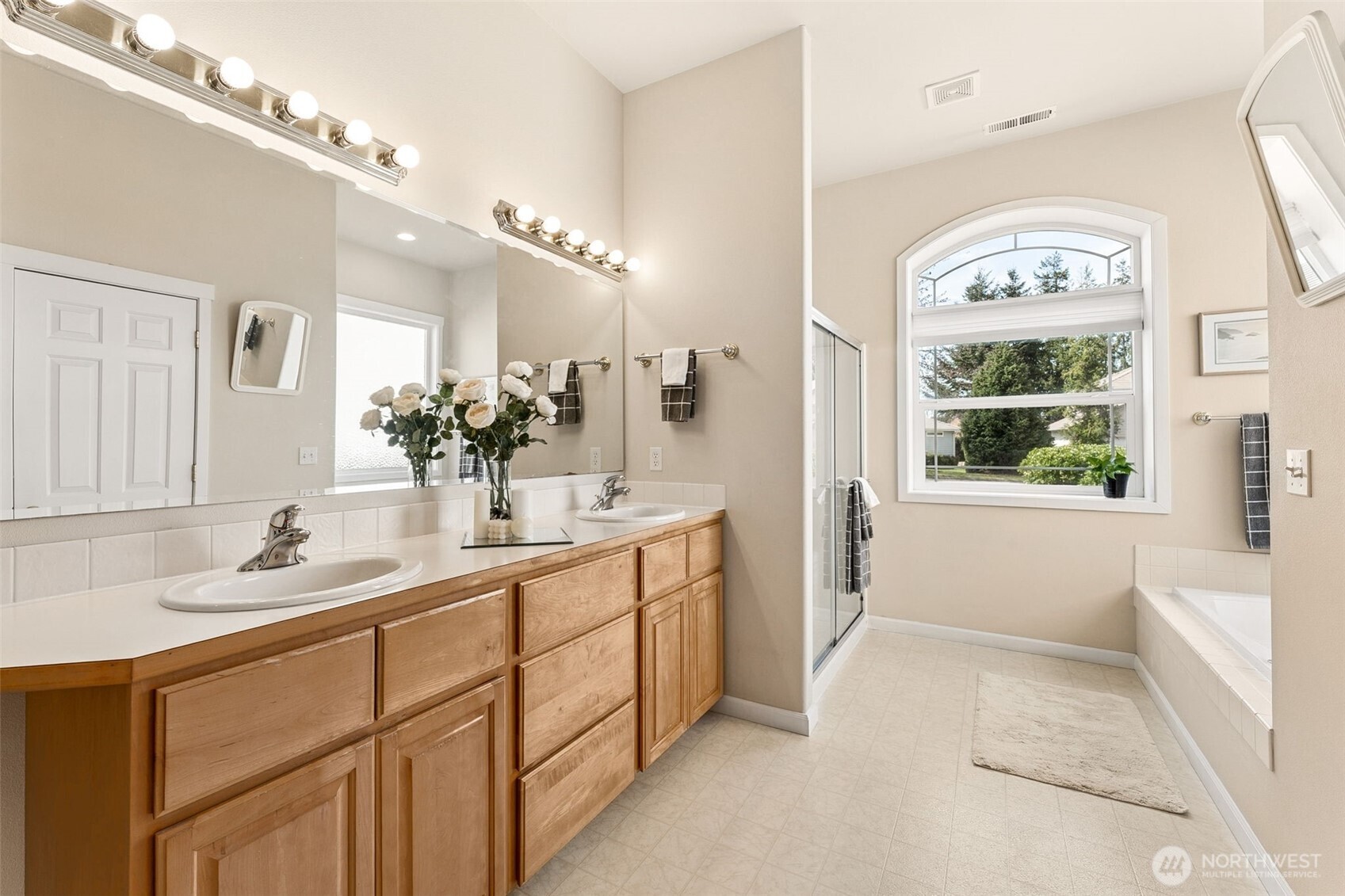 4202 Campus Green Loop NE, Lacey, WA 98516