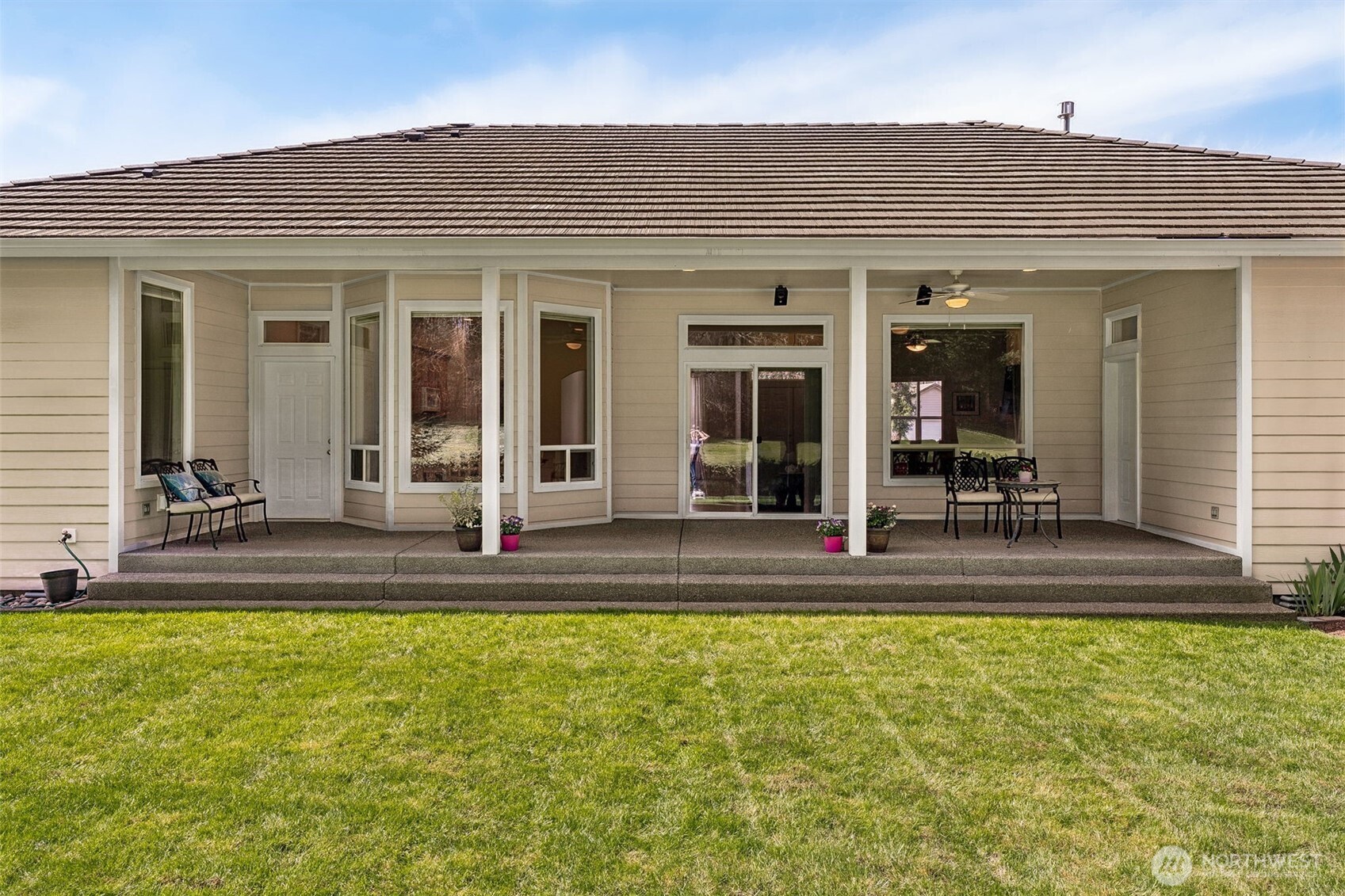 4202 Campus Green Loop NE, Lacey, WA 98516