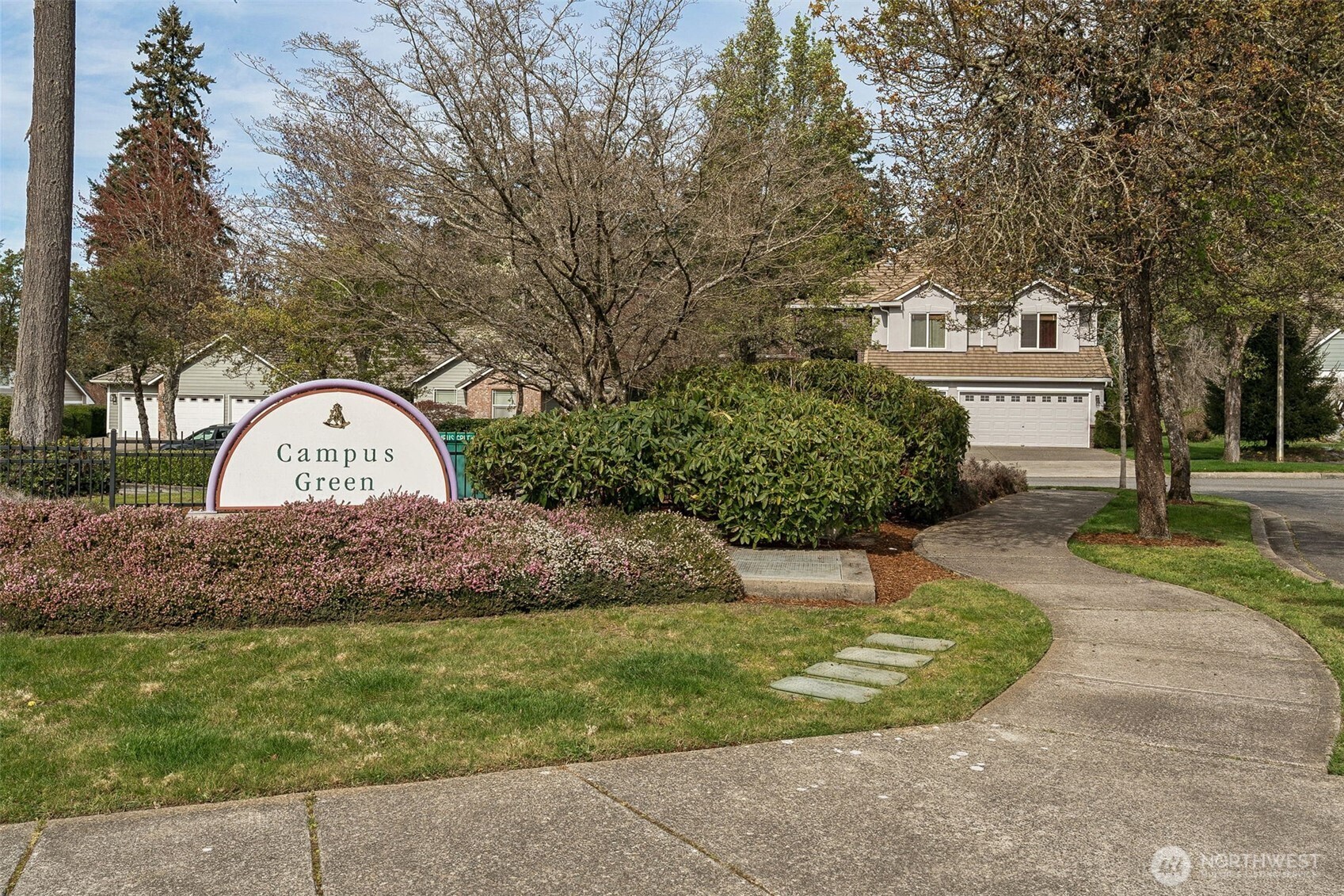 4202 Campus Green Loop NE, Lacey, WA 98516