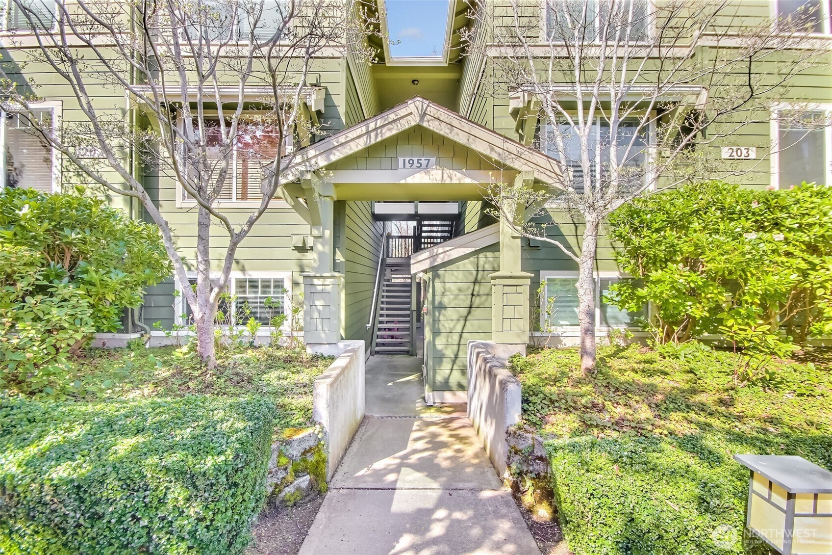 1957 23rd Place NE #203, Issaquah, WA 98027
