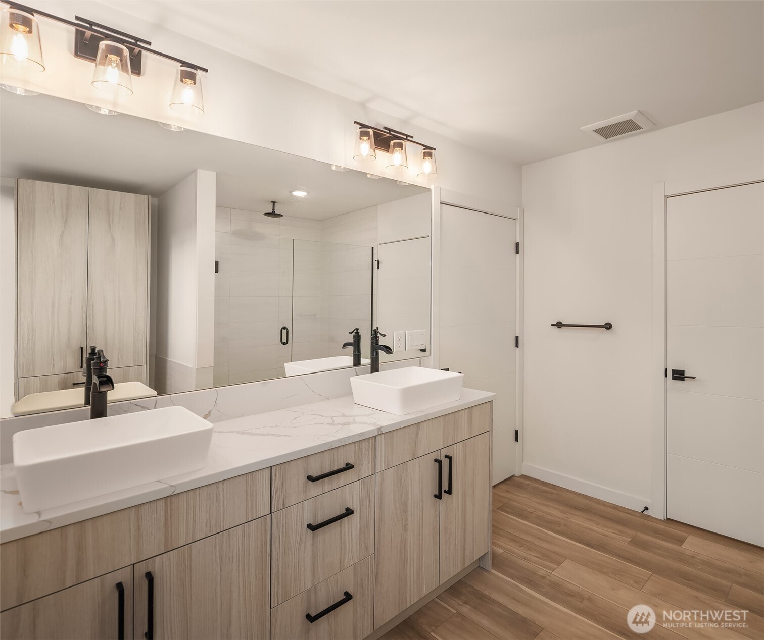 3406 B 34th Avenue W, Seattle, WA 98199