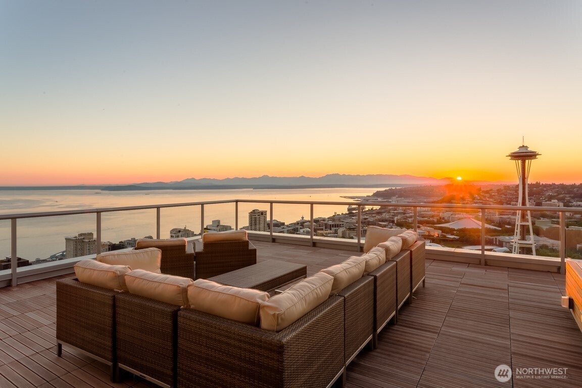 583 Battery Street #3002N, Seattle, WA 98121