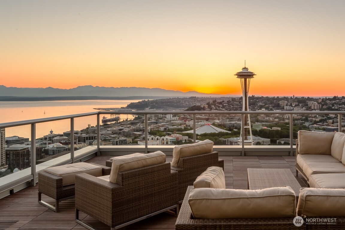 583 Battery Street #3002N, Seattle, WA 98121