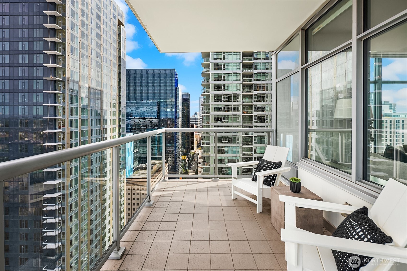 583 Battery Street #3002N, Seattle, WA 98121